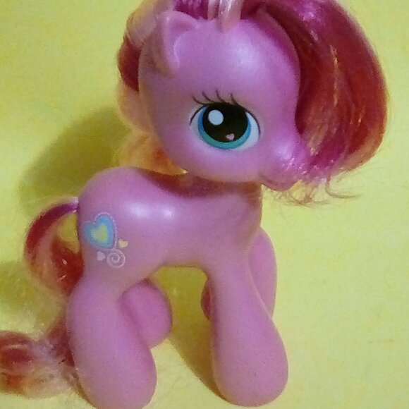 My little pony Bubble Gum machine music  playset & G3.5 mlp bundle - Picture 8 of 8